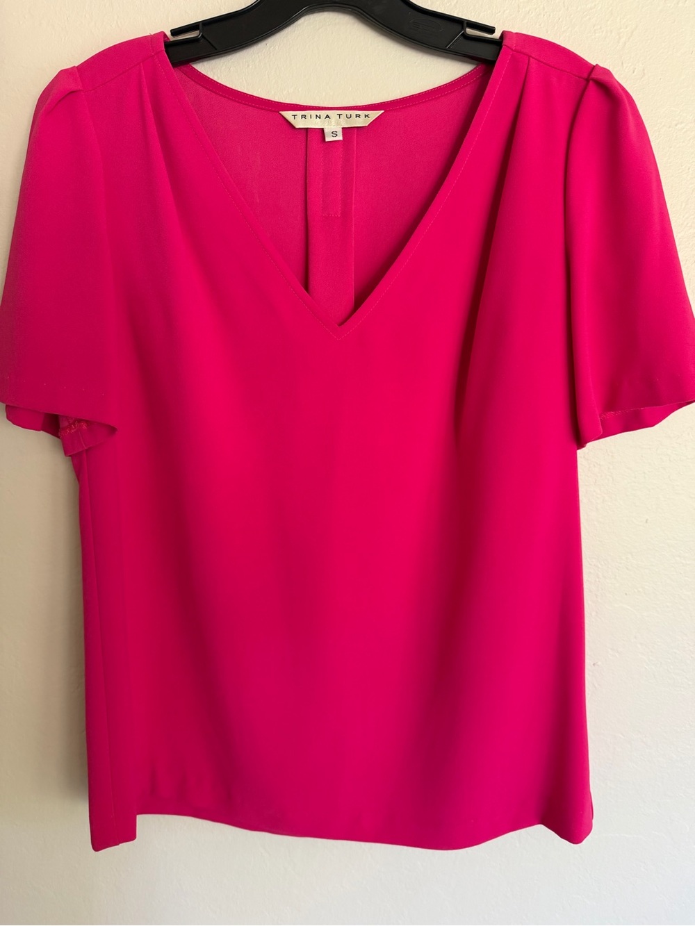 Trina Turk Bright Fuchsia V-Neck Short Sleeve Blouse